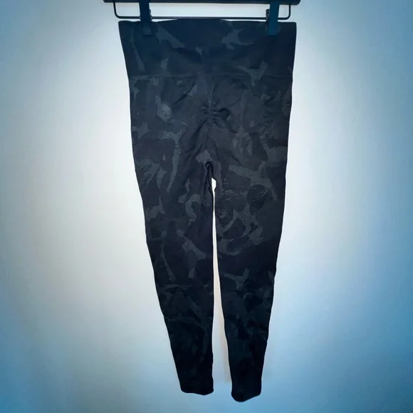 Gymshark Adapt Camo Seamless Leggings - Picture 5 of 8